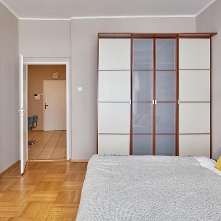 Prague Days - Modern Apt W Retro Elements - New Town Экстерьер фото