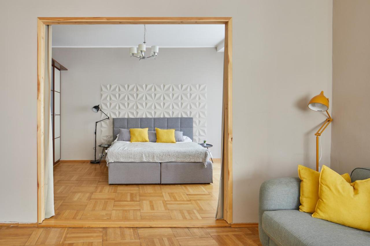 Prague Days - Modern Apt W Retro Elements - New Town Экстерьер фото